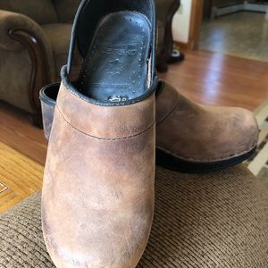 Dansko Pro XP- Brown Oiled Leather Clog